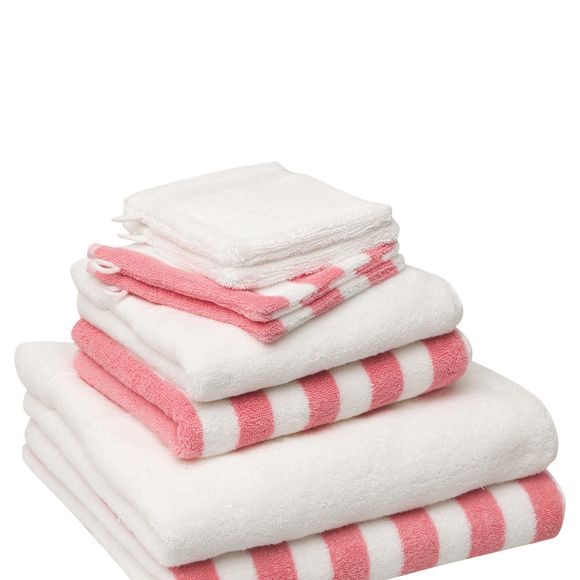 Elodie Gossuin collabore avec Tissaia de E.Leclerc pour une collection de linge de maison.