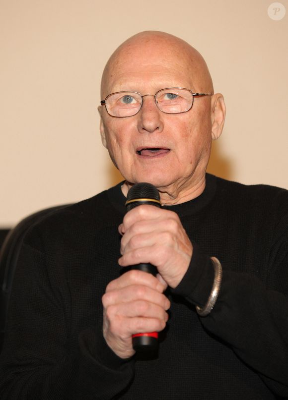 Au cours de sa carrière, il a collaboré avec des réalisateurs renommés comme Sidney Lumet et Woody Allen, explorant différents genres cinématographiques. 

James Tolkan. Barry Brecheisen/Getty Images/AFP (Photo by Barry Brecheisen / GETTY IMAGES NORTH AMERICA / Getty Images via AFP)