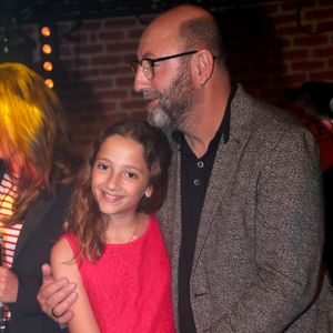 Exclusif - Prix Spécial - Kad Merad et Sarah la fille de Dany Boon au night club « NO.PI » Place Clichy après l'avant-première du film "La Vie pour de vrai" à Paris, France, le 18 Avril 2023. 

© Bertrand Rindoff / Bestimage