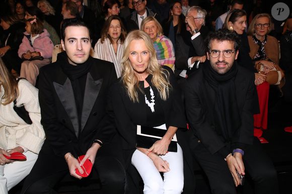 Jean-Victor Meyers, Estelle Lefébure et Nicolas Meyers - Défilé de mode L’Oréal, Prêt-à-porter Printemps / Eté 2023, à l’Ecole Militaire, dans le cadre de la Fashion Week de Paris, France, le 02 Octobre 2022. 

© Bertrand Rindoff / Bestimage
