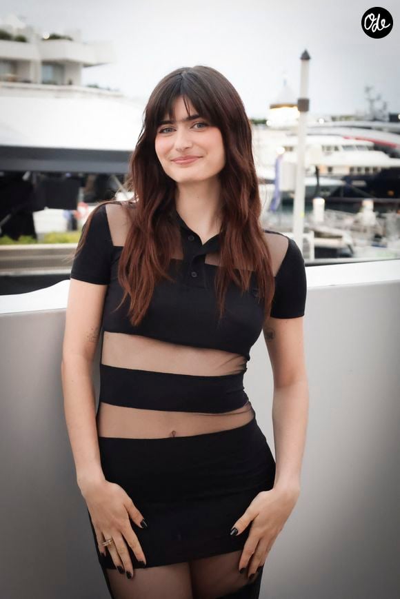 Exclusif - La chanteuse Marguerite en backstage de l'émission "C à vous" lors du 78ème Festival International du Film de Cannes le 19 mai 2025. © Jack Tribeca / Bestimage