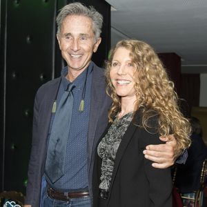 Thierry Lhermitte et sa femme Hélène lors de la 22ème édition des "Sapins de Noël des Créateurs" au théâtre des Champs-Elysées. Paris, le 17 novembre 2017.
© Pierre Perusseau/Bestimage