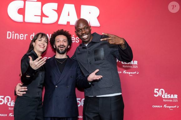 Vimala Pons, William Lebghil, Jean-Pascal Zadi - Photocall du dîner des nommés 2025 pour la cérémonie des Cesar au Fouquet's à Paris le 10 février 2025 © Olivier Borde /Bestimage