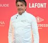 Yannick Alléno y signe l'ensemble de l'offre gastronomique ainsi que le beach club.

Le chef Yannick Alleno - Cérémonie des remises des Etoiles Michelin 2026 au Grimaldi Forum à Monaco le 16 mars 2026. 1 étoile, 7 nouveaux 2 étoiles et 1 nouveau 3 étoiles pour l'édition 2026 © Bruno Bebert/Bestimage