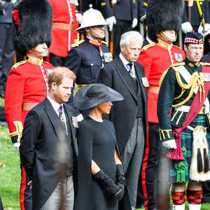 Le prince William, prince de Galles, Le prince Harry, duc de Sussex,Meghan Markle, duchesse de Sussex et Peter Phillips - Funérailles nationales de la reine Elizabeth II à Londres, Royaume Uni, le 19 septembre 2022. © Avalon/panoramic/Bestimage- Funérailles nationales de la reine Elizabeth II à Londres, Royaume Uni, le 19 septembre 2022. © Avalon/panoramic/Bestimage