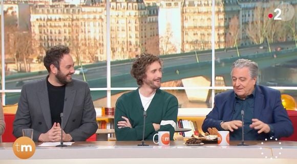 Christian Clavier et Baptiste Lecaplain sur le plateau de "Télématin" (Capture d'écran)