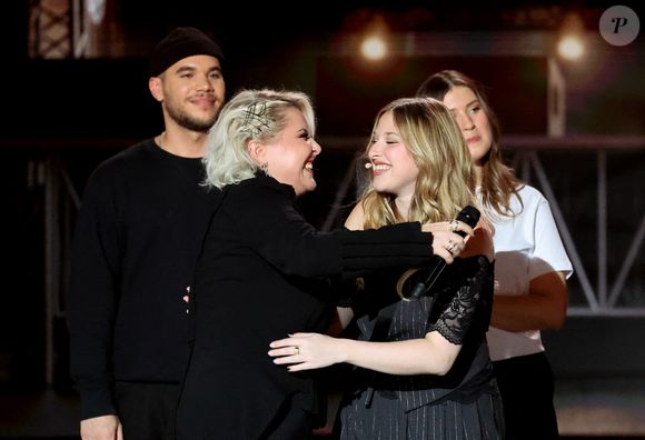 Exclusif - Helena et Marlène Schaff lors surprises lors de l'enregistrement de l'émission "La chanson secrète N°14", présentée par N.Aliagas et diffusée le 26 décembre sur TF1, consacrée à Helena à Paris le 10 Décembre 2025