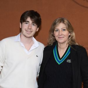 Amanda Sthers et son fils Oscar Bruel au village lors des Internationaux de France de tennis de Roland Garros 2024, le 31 mai 2024.