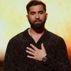 Un sacrifice pour sa famille, mais un cadeau pour ses fans.

Exclusif - Kendji Girac à l'enregistrement d'une émission musicale.

Photo : Christophe Clovis / Bestimage