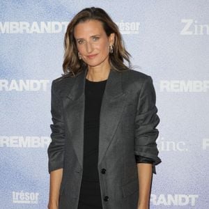 Camille Cottin explique également comment elle gère ses absences liées aux tournages : ses enfants comprennent que son métier est un travail comme un autre.
Camille Cottin - Avant-première du film "Rembrandt" au Cinéma Pathé Wepler à Paris le 22 septembre 2025. © Coadic Guirec/Bestimage