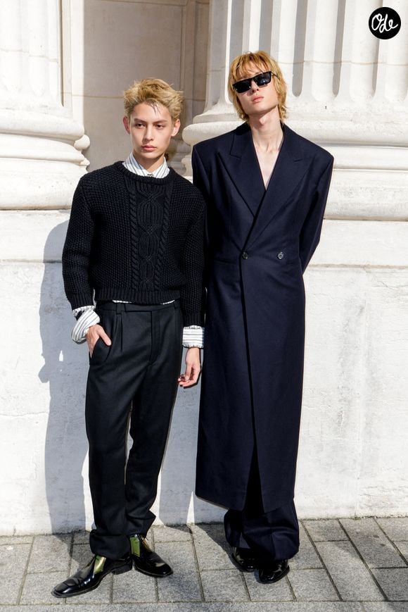 James Zhao et Martin Edwards aux arrivées du deuxième défilé de mode Saint Laurent Prêt à Porter Collection Homme Printemps/Été 2027 lors de la Fashion Week de Paris à la Bourse de Commerce - Pinault Collection, à Paris, France, le 23 juion 2026. © Olivier Borde/Bestimage