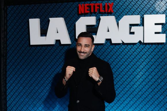 Il l'a rencontrée il y a peu 
Adil Rami - Avant-première de la série "La cage" se déroulant dans le monde du MMA réalisée par F. Gastambide avec l'aide de D. Krespine qui sera diffusée sur Netfilx à partir du 8 novembre 2024 au Cinéma Pathé Palace à Paris le 4 novembre 2024. © Christophe Clovis / Bestimage
