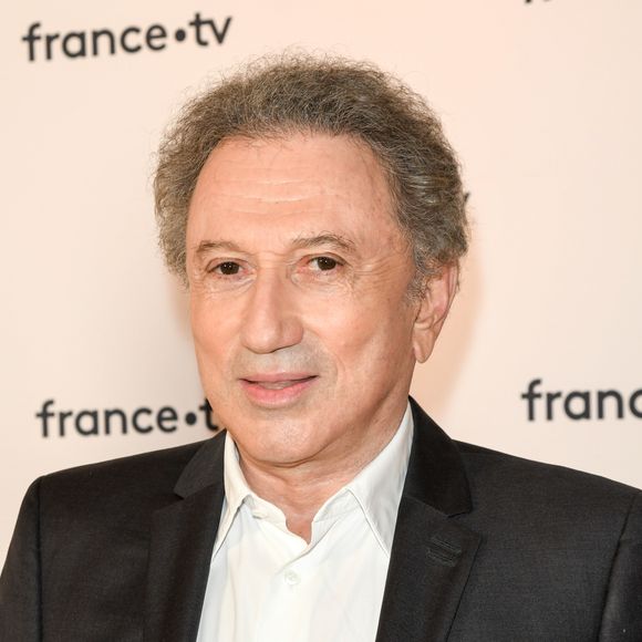 Info du 27 septembre 2020 (Michel Drucker, âgé de 72 ans, a subi une opération du cœur samedi matin dans un hôpital parisien ) - Michel Drucker au photocall de la conférence de presse de France 2 au théâtre Marigny à Paris le 18 juin 2019

© Coadic Guirec / Bestimage