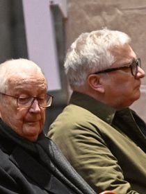 Après avoir reconnu être le papa de ce garçon dont la maman est une actrice, ce prince européen partage des selfies avec lui