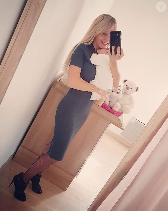 Ambre Dol, révélée par l'émission de TF1 "Familles nombreuses : la vie en XXL", partage son quotidien sur son compte Instagram.

Capture d'écran du compte Instagram d'Ambre Dol @Ambrefamily
