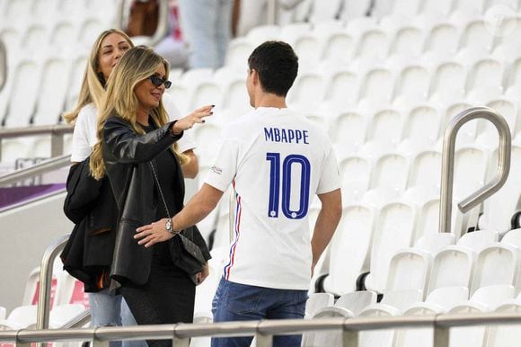 Mathilde Cappelaere a pu rejoindre Dylan Deschamps, le fils de Didier Deschamps, au Qatar pour la Coupe du monde de football, le 4 décembre 2022. 
© JB Autissier / Panoramic / Bestimage