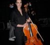 Dans un extrait de l'émission dévoilé sur Instagram, le chanteur raconte comment les réactions des internautes ont fini par agacer sa femme, Catherine Robert, qui a vécu cette aventure à ses côtés.

Exclusif - Catherine Robert , la compagne de Vianney - Backstage artistes - Direct de l'émission "Tous ensemble pour la musique" pour la fête de la musique 2020 à l'AccorHotels Arena à Paris le 19 juin 2020.
© Cyril Moreau / Veeren Ramsamy / Bestimage