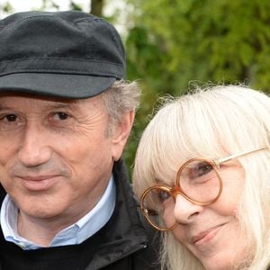 Exclusif - Michel Drucker (casquette) et sa femme Dany Saval - Mylène Demongeot (présidente du comité d'honneur du refuge de l'Arche de Chateau-Gontier) a reçu en exclusivité Michel Drucker (casquette) et sa femme Dany Saval au refuge de l'Arche à Château-Gontier