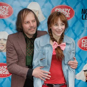 Philippe Katerine et Julie Depardieu assistent à la première du spectacle de Noemie Lenoir au Crazy Horse, à Paris, France, le 2 juin 2013. Photo by Jerome Domine/ABACAPRESS.COM