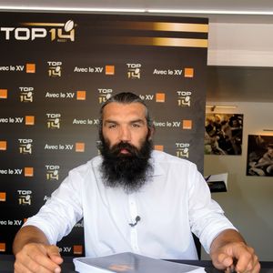 Sébastien Chabal - Serge Betsen en séance de dédicaces au Champs-de-Mars pour son livre "Les 7 plaies du Rugby Français" à Paris le 13 juin 2015. ©Pierre Perusseau / Bestimage