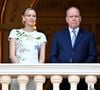 Le prince Albert II a écourté son déplacement en Allemagne pour rentrer en urgence, aux côtés de la princesse Charlène. 

La princesse Charlène et le prince Albert II de Monaco au balcon du palais princier lors de la procession de la Fête-Dieu sur la place du Palais à Monaco, le 3 juin 2026. 
© Bruno Bebert / Bestimage