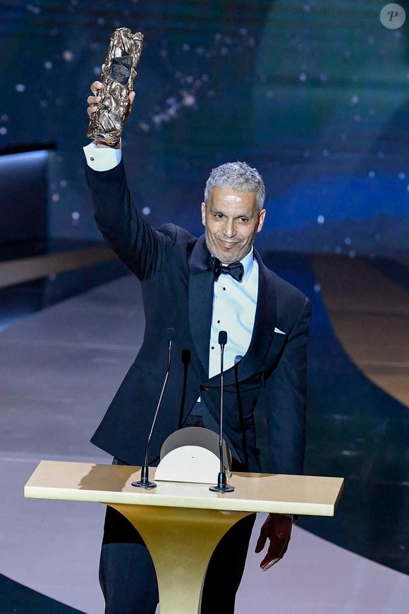 César du meilleur acteur pour Sami Bouajila Dans "Un Fils" sur scène lors de la 46ème cérémonie des César à l'Olympia à Paris le 12 mars 2021. ©  Pierre Villard/ Pool / Bestimage