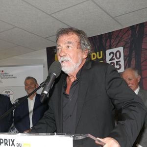Il n’a jamais digéré sa soirée de 2005, où son film 36 Quai des Orfèvres est reparti sans récompense.

Olivier Marchal lors de la remise du prix du Quai des Orfèvres au 36 à Paris, siège de la police judiciaire le 5 novembre 2024. © Didier Sabardin / Bestimage