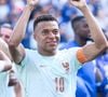 Kylian Mbappé a partagé sur Instagram plusieurs photos de ses vacances au soleil.

Kylian Mbappé et ses coéquipiers de l'équipe de France saluent leurs supporters après leur victoire 2-0 face au Maroc, lors du quart de finale de la Coupe du monde de la FIFA. Photo par SPP / PsnewZ / Bestimage