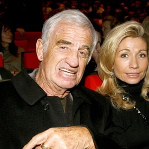 Jean-Paul Belmondo et Natty assistent au spectacle "Laurent Gerra flingue en musique", au Palais des Congrès de Paris en 2007.

© RINDOFF-GUIREC / BESTIMAGE