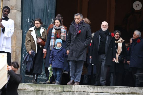 Ses filles, leur père Jimmy, mais aussi le dernier homme de sa vie Thomas Stern étaient notamment présents.

Gabriele Laborde et sa famille lors de la cérémonie des obsèques de Catherine Laborde à l'église Saint-Roch à Paris, France, le 6 février 2025. 
Photo par Jerome Domine/ABACAPRESS.COM