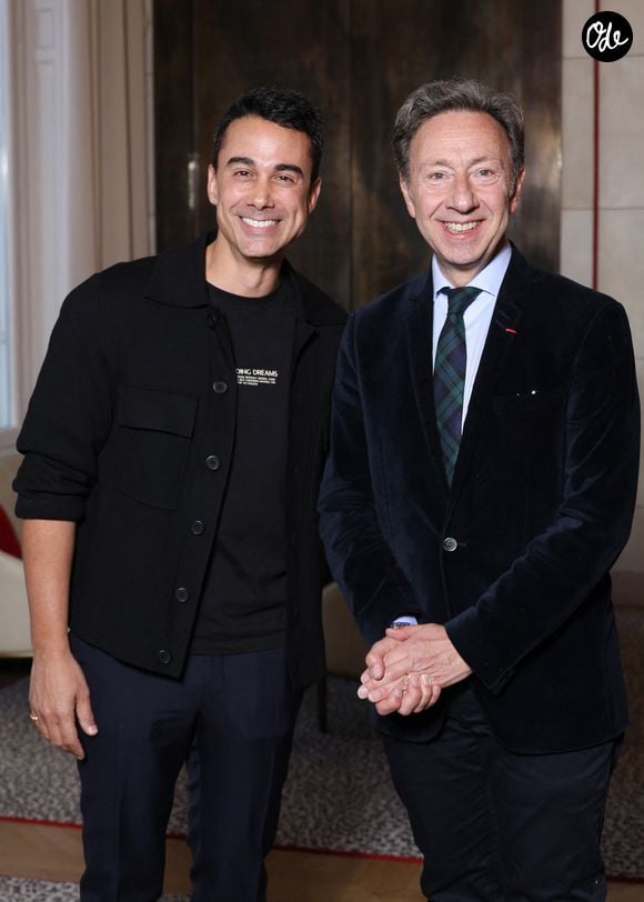 En couple depuis cinq ans, les deux hommes ne se quittent plus. Stéphane Bern reconnaît que cette relation l'a profondément fait évoluer.

Stéphane Bern et Yori Bailleres lors de la Saint Clément au restaurant Alain Ducasse Baccarat, à Paris, France, le 20 novembre 2025. 

Photo de Denis Guignebourg/Bestimage