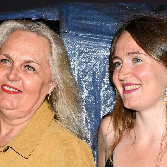 Valerie Damidot et Roxanne Damidot assistent à la première de "Indiana Jones et le cadran du destin" au Grand Rex le 26 juin 2023 à Paris, France. Photo par Victor Joly/ABACAPRESS.COM