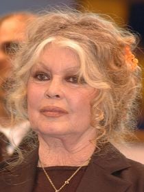 Brigitte Bardot propriétaire d'un bien dont elle ne peut se séparer, trois stars ont pourtant négocier avec elle dans le but de l'acheter