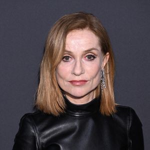 Isabelle Huppert lors de la remise des prix KERING Women In Motion 2024 à Cannes © : Doug Peters/Doug Peters.