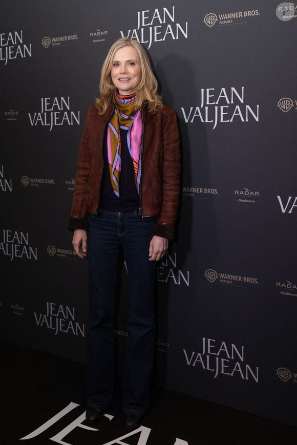 Isabelle Carré à la première du film "Jean Valjean" au cinéma Publicis à Paris le 17 novembre 2025.

© Julien Sarkissian / Bestimage
