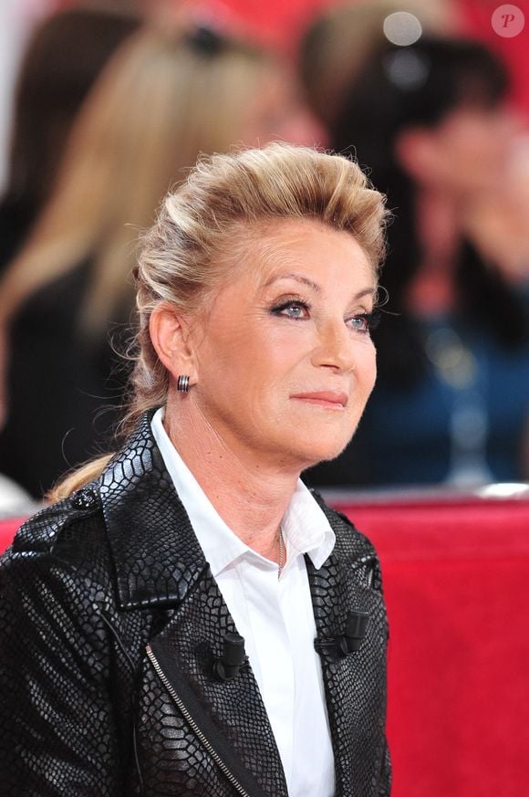 Samedi 16 août 2025, la chanteuse Sheila a pu fêter ses 80 ans sur scène lors du festival de Prades. Sheila lors de l'enregistrement de Vivement Dimanche le 12 septembre 2012 à Paris, France. Photo par Max Colin/ABACAPRESS.COM