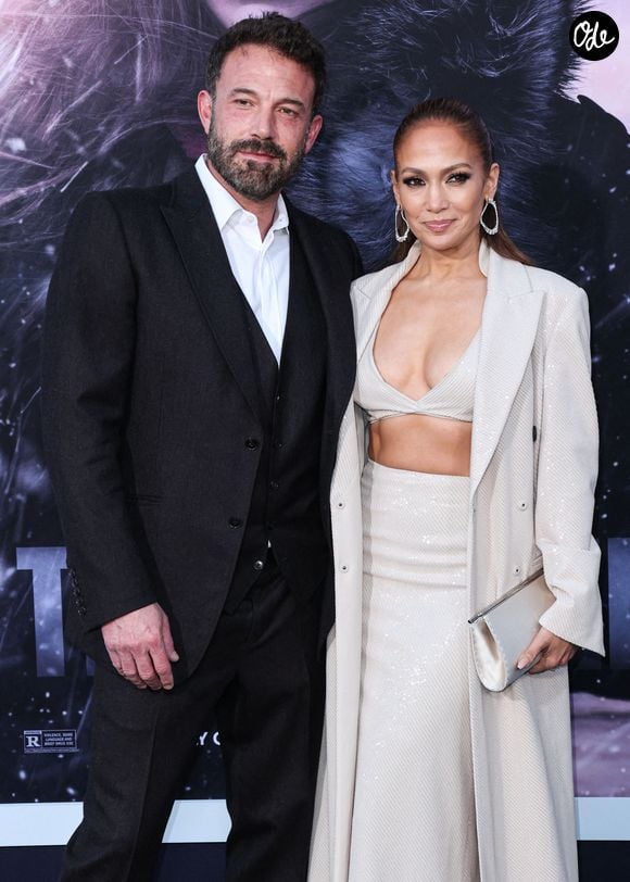 L'acteur et réalisateur américain Ben Affleck et son épouse, l'actrice, chanteuse et danseuse américaine Jennifer Lopez arrivent à la première à Los Angeles du film « The Mother » de Netflix, qui s'est tenue au Regency Village Theater le 10 mai 2023 à Westwood, Los Angeles, en Californie, aux États-Unis. Photo de Xavier Collin/Image Press Agency/ABACAPRESS.COM
