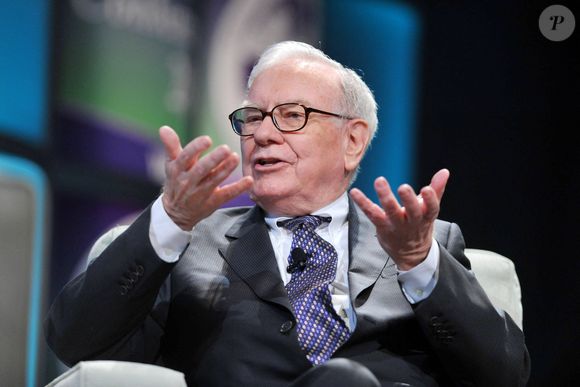 Son outil de prédilection est la métaphore, qui lui permet de rendre clairs des concepts complexes et de captiver ses équipes comme ses investisseurs. 

Warren Buffett, président-directeur général de Berkshire Hathaway Inc, assiste à la Conférence des femmes 2008 qui s'est tenue au Long Beach Convention Center à Los Angeles, CA, USA, le 22 octobre 2008. Photo by Lionel Hahn/ABACAPRESS.COM