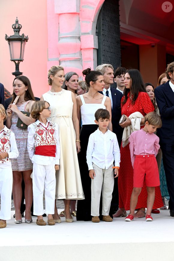 La princesse Alexandra de Hanovre, Francesco Carlo Albert Casiraghi, Beatrice Borromeo, Charlotte Casiraghi, Balthazar Casiraghi-Rassam, Tatiana Santo Domingo, Maximilian Casiraghi - Célébration des 20 ans de règne du prince souverain Albert II de Monaco sur la place du Palais à Monaco, le 19 juillet 2025. © Bruno Bebert/Bestimage