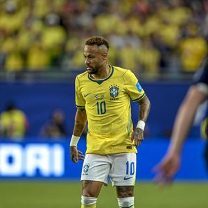 24 juin 2026 : Miami (États-Unis), 24/06/2026 – Coupe du Monde/États-Unis – Le joueur Neymar Jr. lors d'un match entre les équipes nationales du Brésil et de l'Écosse, qui a eu lieu lors de la dernière journée du Groupe C de la Coupe du Monde de la FIFA 2026, disputé au Hard Rock Stadium de Miami, ce mercredi (24). L'équipe brésilienne s'est imposée 3-0 et s'est qualifiée pour la phase suivante. (Photo : Pedro Paulo Diaz/Thenews2/Zumapress) (Crédit image : © Pedro Paulo Diaz/TheNEWS2 via ZUMA Press Wire)