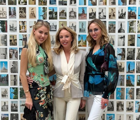 Maria Carolina de Bourbon des Deux-Siciles a assisté à la 60e Biennale de Venise avec sa famille.

Maria Carolina de Bourbon des Deux-Siciles a partagé des images de son séjour à Venise. Capture d'écran Instagram