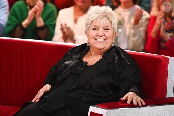 Elle est atteinte d'achondroplasie, une maladie génétique qui est à l'origine d'une formation anormale du cartilage de croissance
Exclusif - Mimie Mathy - Enregistrement de l'émission Vivement dimanche au studio Rive Gauche à Paris, présentée par Michel Drucker et diffusée le 9 février sur France 3. © Guillaume Gaffiot/Bestimage