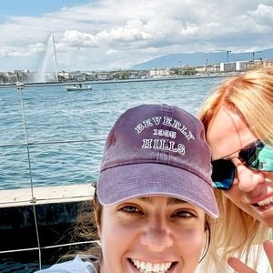 Anouchka Delon et sa mère Rosalie Van Breemen, photo partagée le 2 août 2025 sur Instagram.