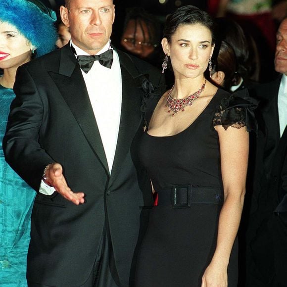 Bien que séparé depuis des dizaines d'années, le couple Moor / Willis reste solide !

Demi Moore et Bruce Willis au Festival de Cannes, France, le 8 mai 1997. Photo by Picture Alliance/DPA/ABACAPRESS.COM