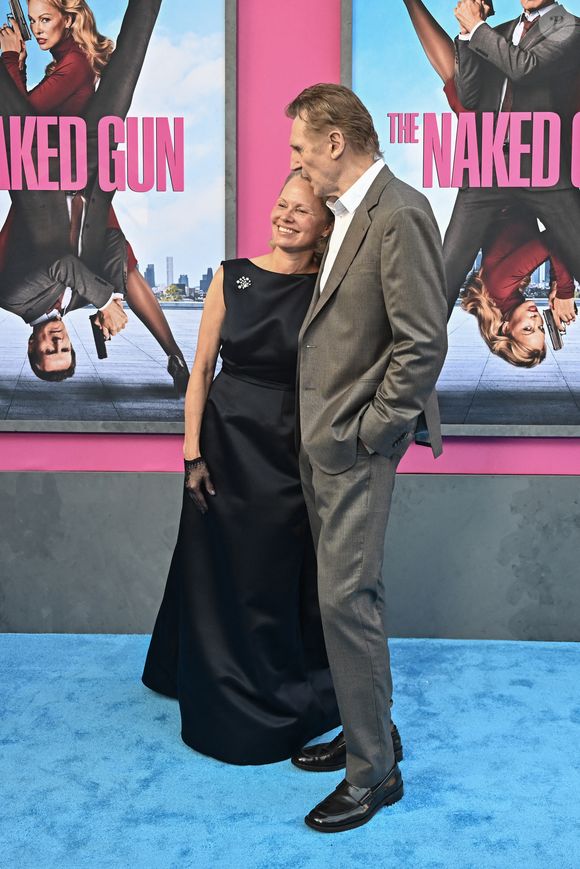 Liam Neeson et Pamela Anderson à la première de « The Naked Gun » le 28 juillet 2025 à New York. (STARMAX / BESTIMAGE).
