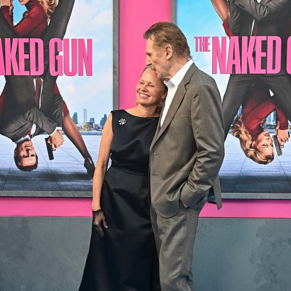 Liam Neeson et Pamela Anderson à la première de « The Naked Gun » le 28 juillet 2025 à New York. (STARMAX / BESTIMAGE).