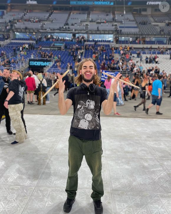 Mathis Kolinka est ingénieur du son et musicien, membre du groupe Likelybirds


Mathis Kolinka, Instagram