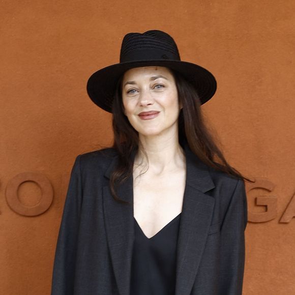 Marion Cotillard lors des Internationaux de France de Tennis de Roland Garros, à Paris, France © Jacovides-Moreau/Bestimage