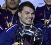 Antoine Dupont est apparu en béquilles après sa grave blessure pour fêter la victoire avec ses coéquipiers
Antoine Dupont avec le trophée du tournoi des Six Nations - La France domine l'Ecosse (35-16) et remporte le Tournoi des 6 Nations au Stade de France à Saint-Denis, Seine Saint-Denis, France, le 15 mars 2025. © Cyril Moreau/Bestimage