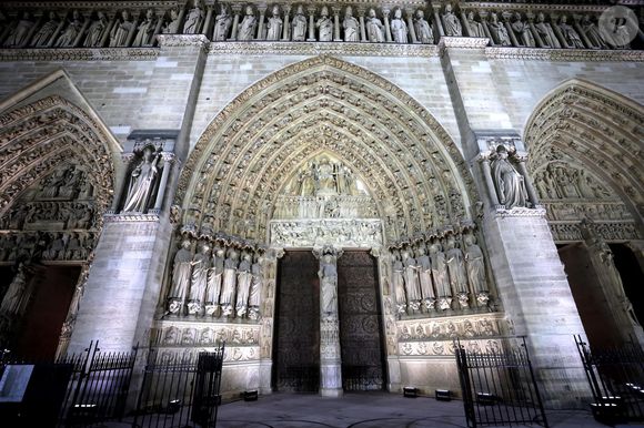 La cathédrale Notre-Dame affiche sa splendeur retrouvée, cinq ans après l'incendie, au coeur de Paris, à l'occasion de sa réouverture, le 7 décembre 2024. Joyau de l’art gothique, lieu de culte et de culture, symbole universel de la France et de son histoire, la cathédrale de Notre-Dame de Paris rouvre ses portes les 7 et 8 décembre, cinq ans après avoir été ravagée par les flammes le 15 avril 2019. 
© Dominique Jacovides / Bestimage